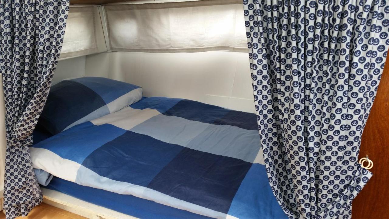 Boat Ella - Kamperen Op Het Water -Niet Om Mee Te Varen -Read Host Profile-Lees Hostprofiel Jutrijp Zewnętrze zdjęcie