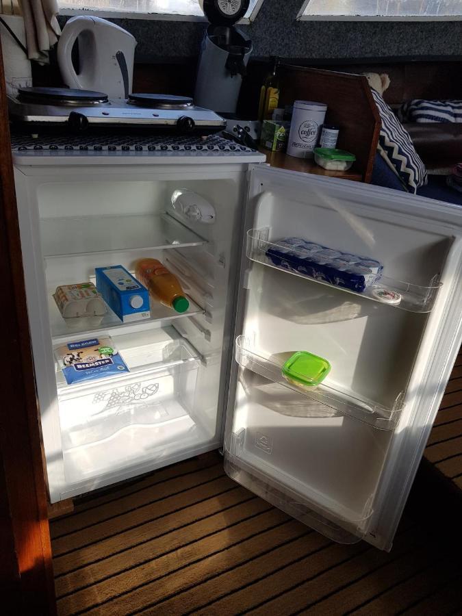 Boat Ella - Kamperen Op Het Water -Niet Om Mee Te Varen -Read Host Profile-Lees Hostprofiel Jutrijp Zewnętrze zdjęcie