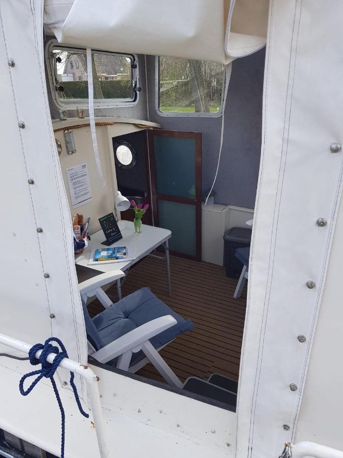 Boat Ella - Kamperen Op Het Water -Niet Om Mee Te Varen -Read Host Profile-Lees Hostprofiel Jutrijp Zewnętrze zdjęcie