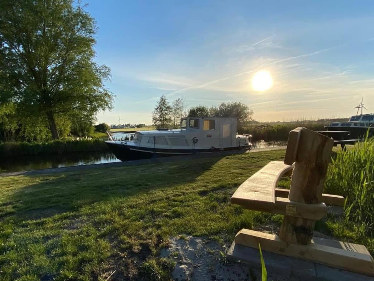 Boat Ella - Kamperen Op Het Water -Niet Om Mee Te Varen -Read Host Profile-Lees Hostprofiel Jutrijp Zewnętrze zdjęcie
